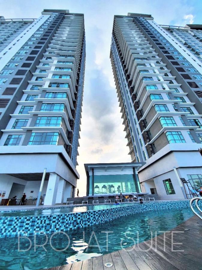 Brojat Suite Family Sea View @ Imperium Residence Kuantan Exterior photo