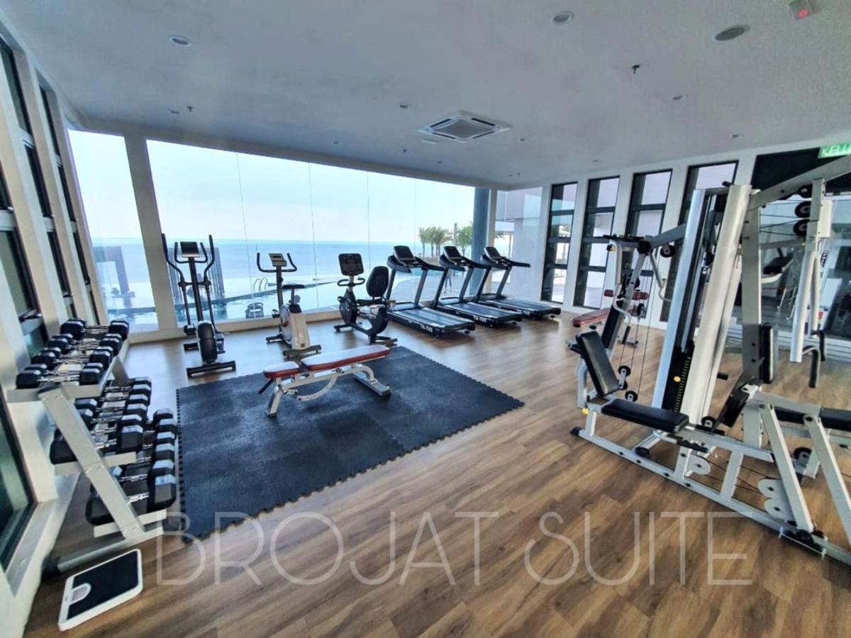 Brojat Suite Family Sea View @ Imperium Residence Kuantan Exterior photo